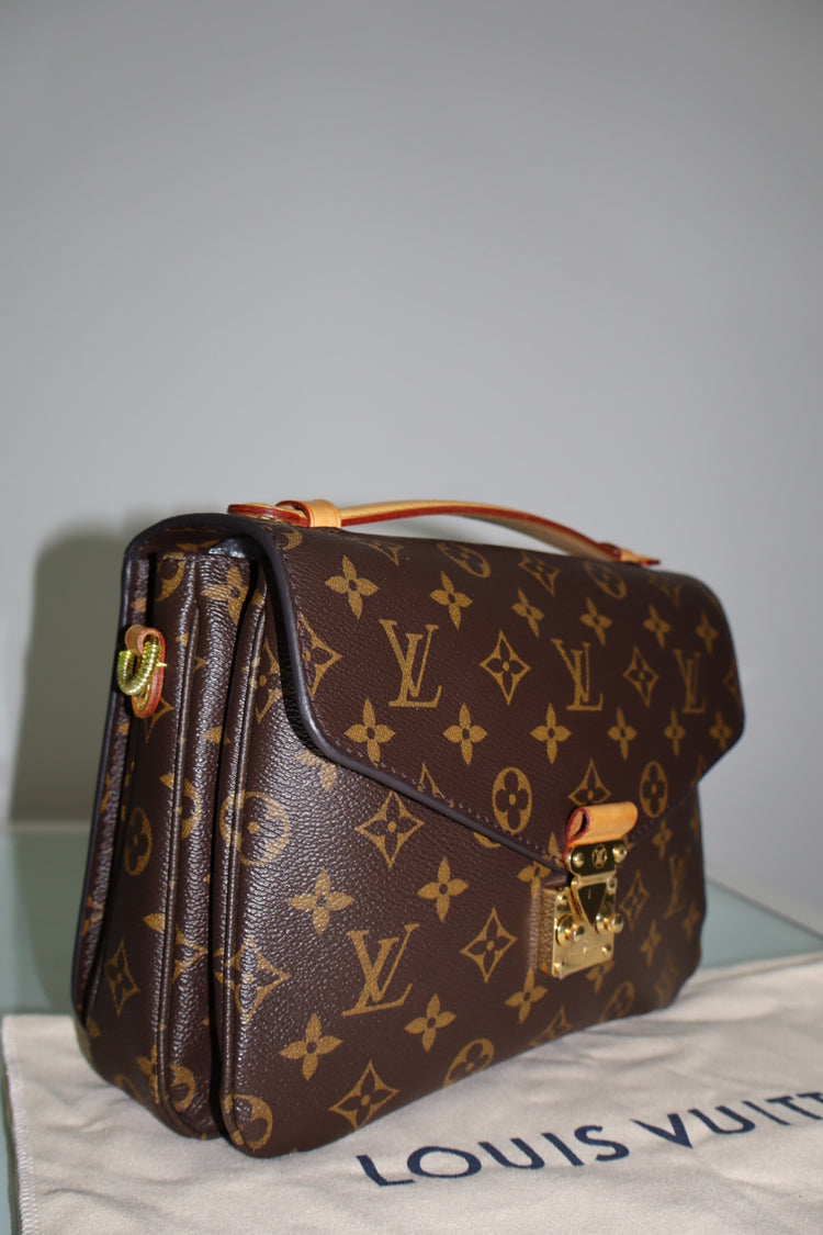 LOUIS VUITTON POCHETTE MÉTIS