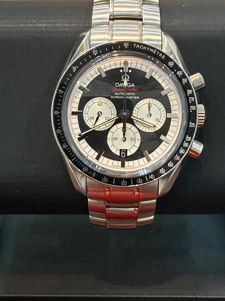 Omega Speedmaster legend