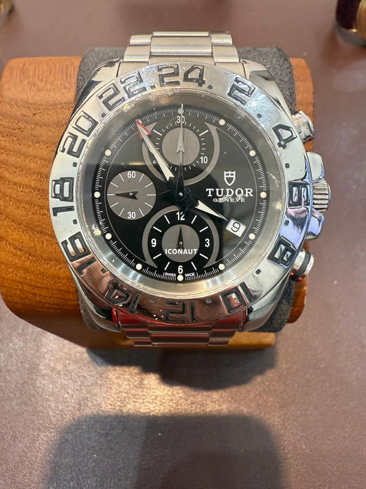 Tudor iconaut