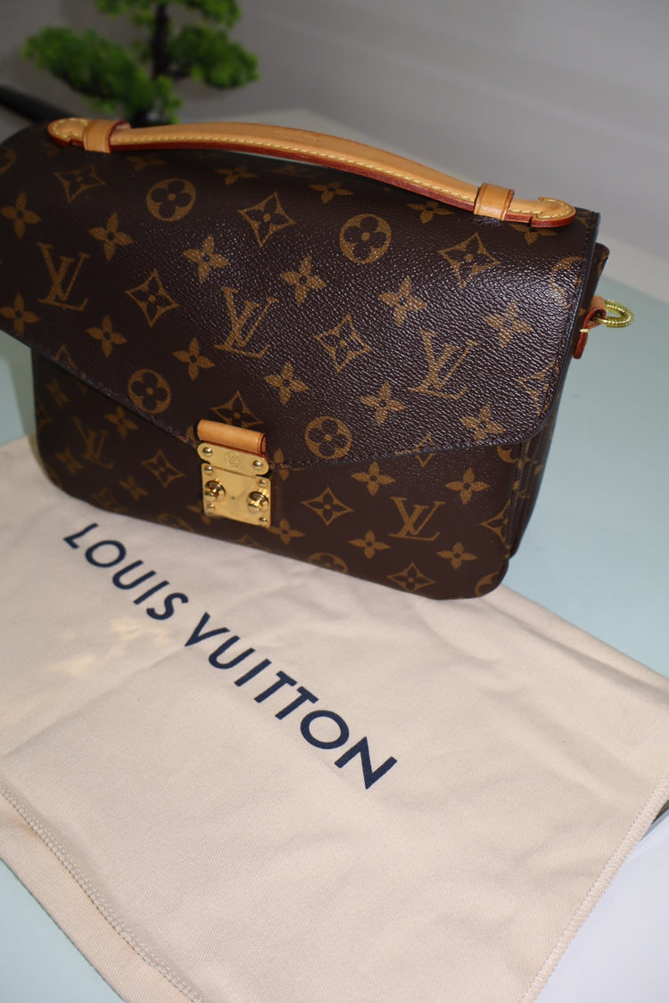 LOUIS VUITTON POCHETTE MÉTIS