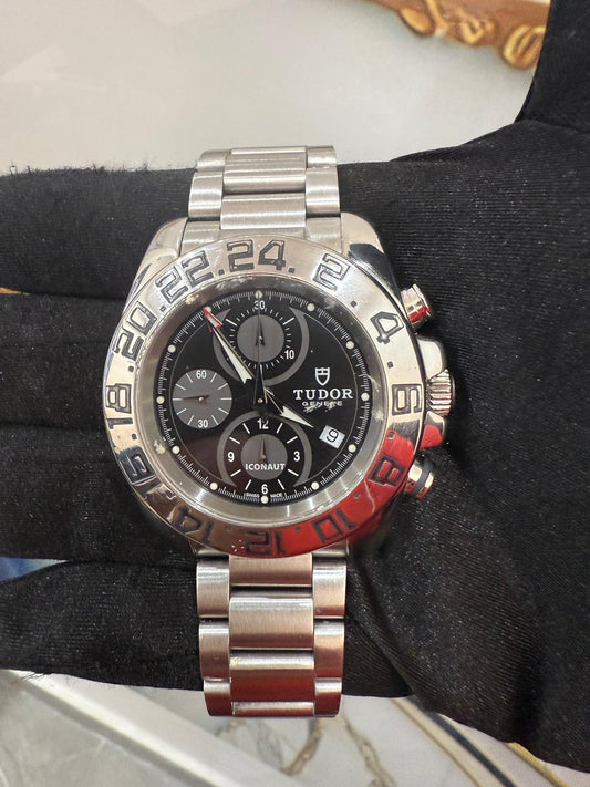 Tudor iconaut