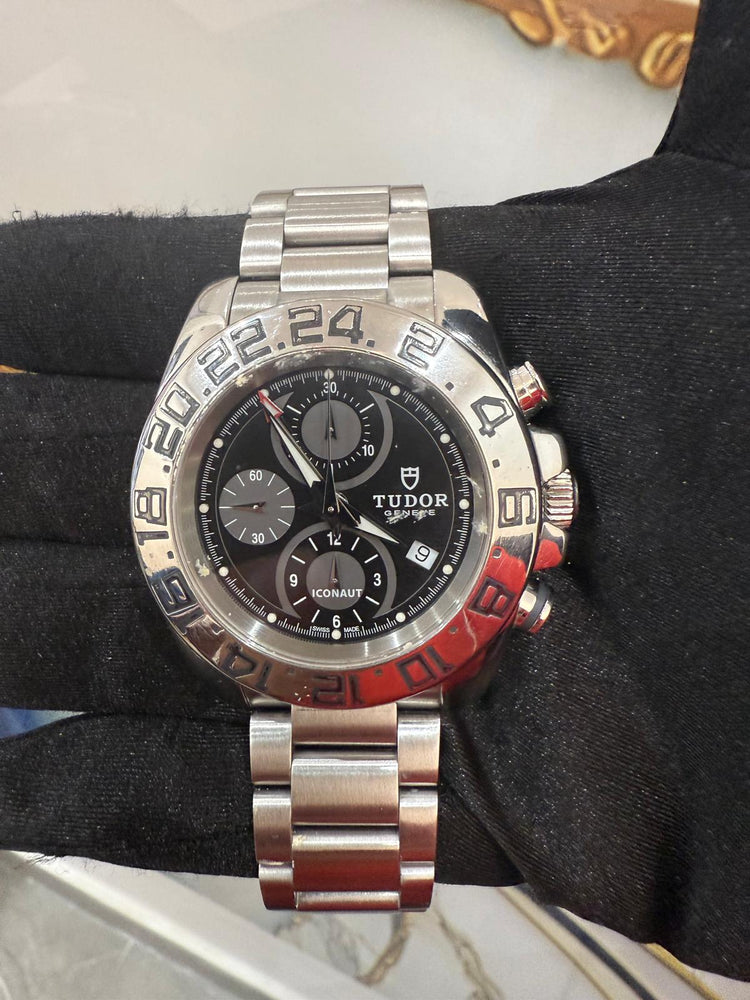 Tudor iconaut